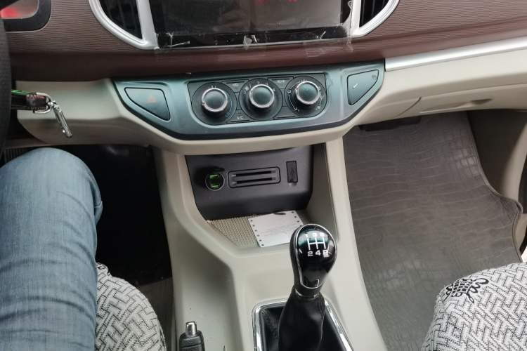 Used FORTHING Lingzhi 2019 M5 1.6L 7-Seater Base Model China VI