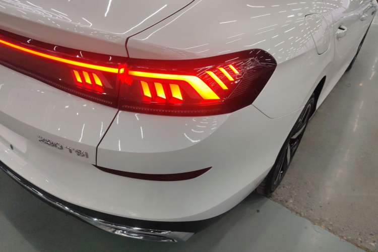 Used Volkswagen Lamando 2023 Lavida L 280TSI DSG Cool & Spicy Edition
