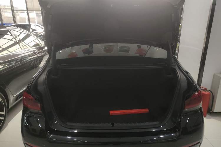 Used BMW 5 Series 2022 Second Facelift 530Li Leading Edition M Sport Package