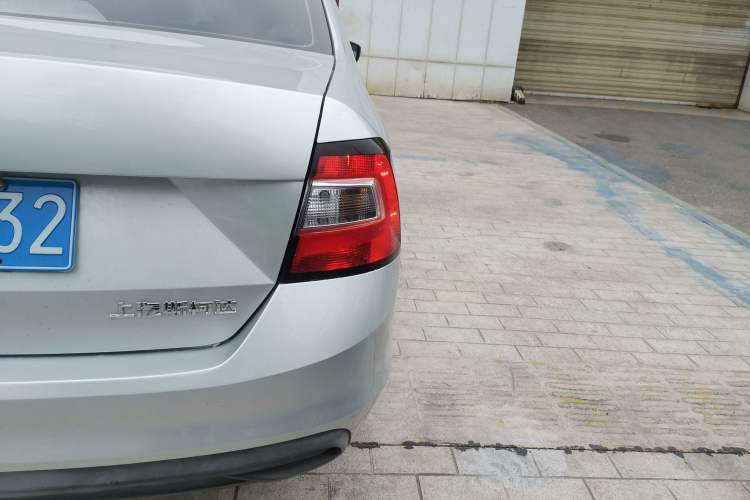 Used Skoda Rapid 2018 1.6L Manual Standard Edition Exterior 6