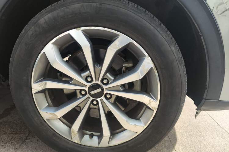 Used Wey VV6 2018 2.0T Two-Wheel-Drive Ultra-Luxury Version China V Standard
