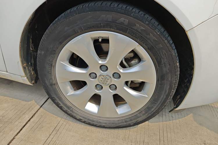 Used Buick Regal 2015 1.6T Leading Technology Model Right Front Wheel Hub