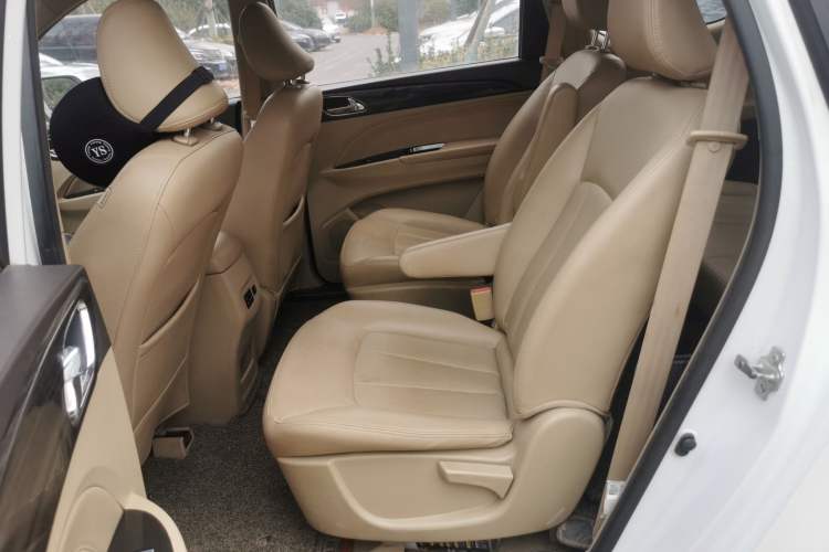 Used Baojun 730 2016 1.5T Manual Luxury Edition 7 Seats
