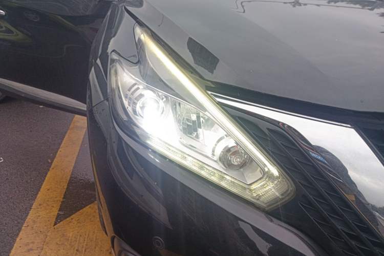 Used Nissan Murano 2019 2.5L XL Two-Wheel Drive Smart Connect Luxury Edition China VI Standard Right Front Headlight