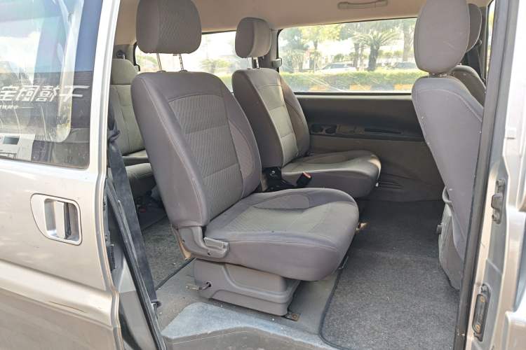 Used FORTHING Lingzhi 2013 M5 Q7 2.0L 7-Seater Long-Wheelbase Comfort Model
