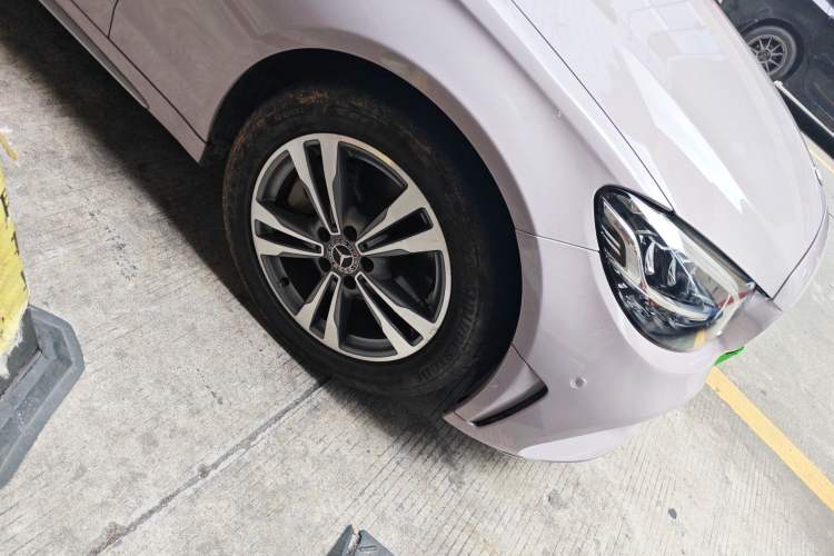 Used Mercedes-Benz C-Class 2019 C 180 L Fashion Edition Sport Version Right Front Wheel Hub