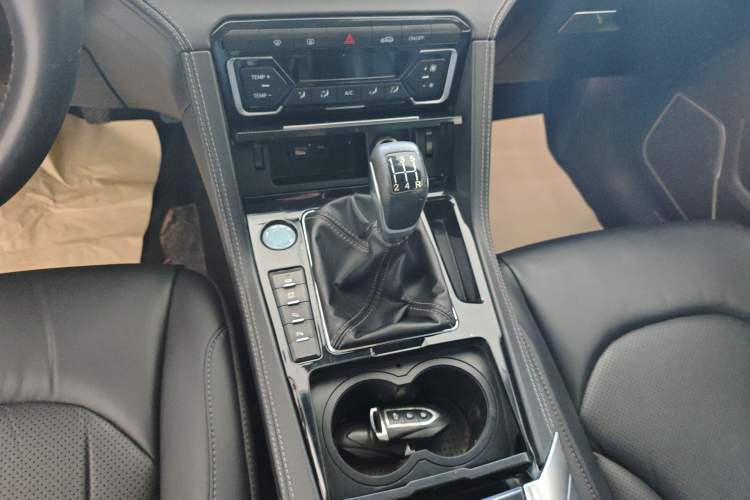 Used Zotye Domy X7 2017 1.8T Manual Luxury Model Gear Lever