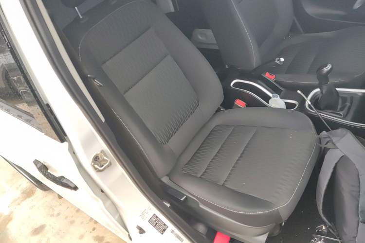 Used Jinbei Gold Hiace M Classic 2023 1.5L Engineering Lion Passenger Vehicle 5/6/7 Seats