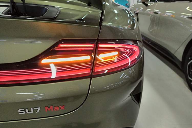 Used Xiaomi Auto SU7 2024 Four-Wheel Drive Ultra-Long Range Advanced Intelligent Driving Max Edition Exterior 3