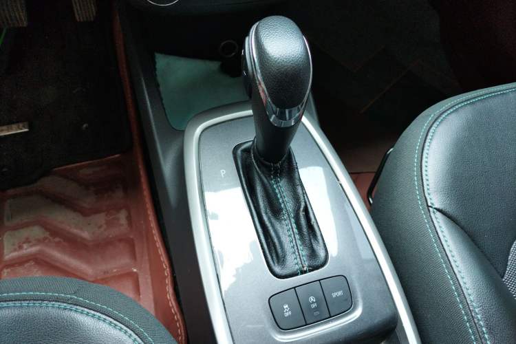 Used Chevrolet Lova RV 2016 1.5L Automatic Smart Drive Edition Gear Lever