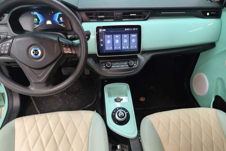 Used Brilliance Xinri i03 2022 Youth Edition 31.45 kWh Gear Lever