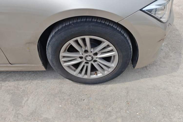 Used BMW 3 Series 2015 320Li Luxury Edition Fashion Model Right Front Wheel Hub