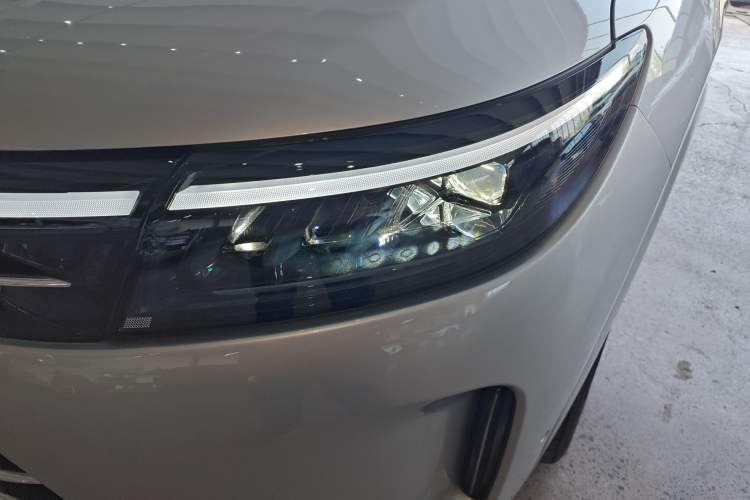 Used Hima AITO M7 2024 1.5T Rear-Drive Plus Version 5 Seats Left Front Headlight