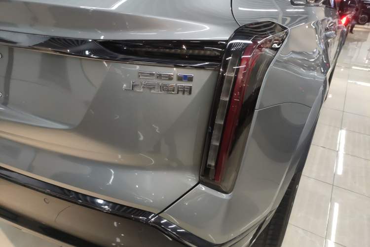 Used Cadillac XT5 2025 2.0T Platinum Edition