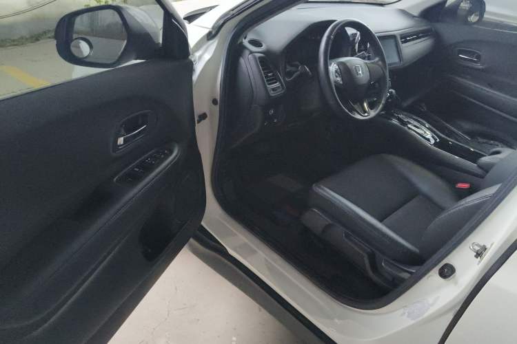 Used Honda Vezel 2020 1.5L CVT Pioneer Edition Driver Seat