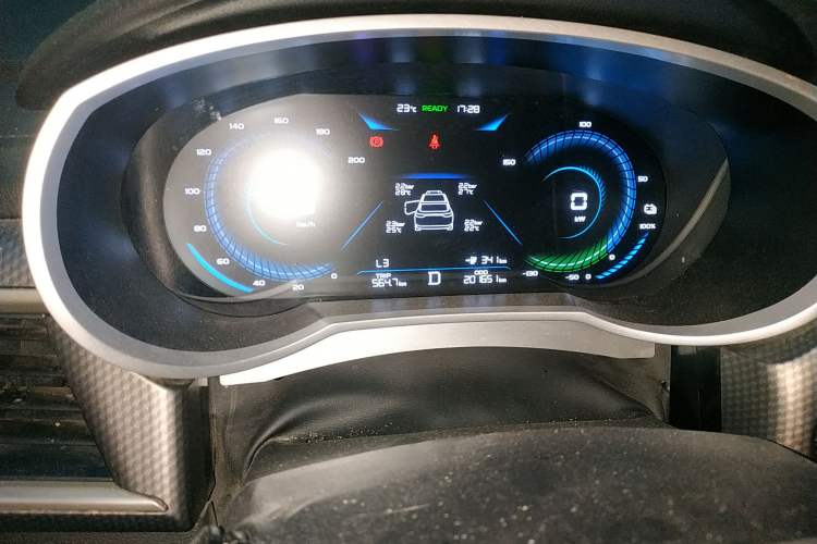 Used Livan Maple 60s 2022 Easy-to-Replace Version Lithium Iron Phosphate
