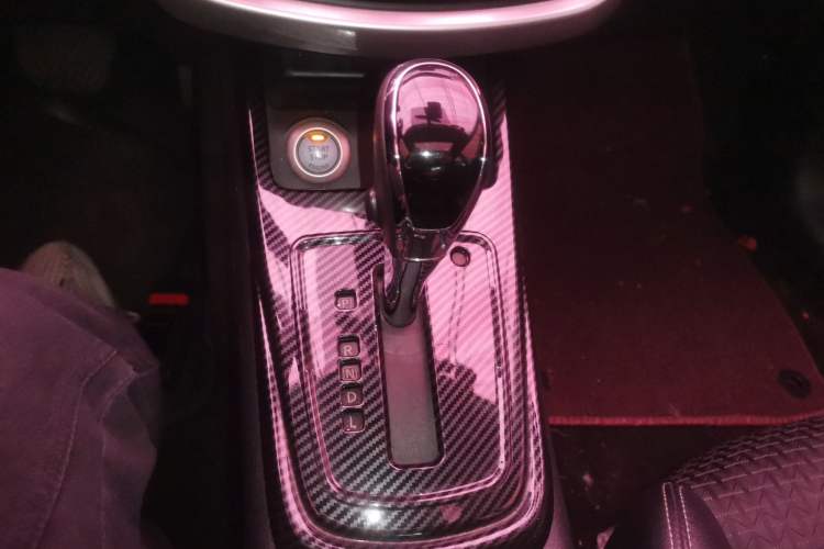 Used Nissan Tiida 2019 1.6L CVT Smart Drive Version China VI Standard Gear Lever