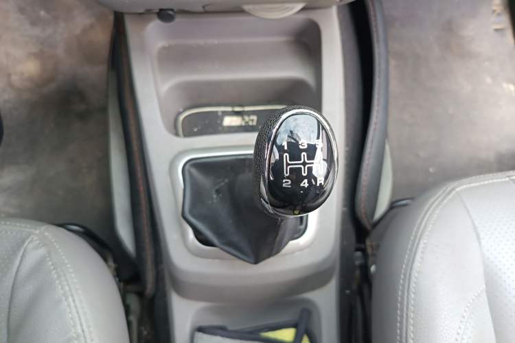 Used BAIC Weiwang M20 2014 1.5L Ultra-Luxury DAM15DL
