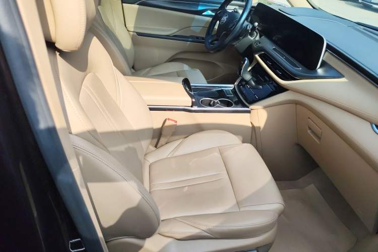 Used Buick GL8 2021 ES Land Cruiser 653T Luxury Edition