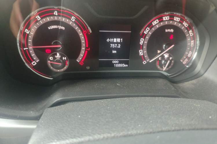 Used SAIC MAXUS T60 2017 2.4L Gasoline Manual Two-Wheel Drive High-Ride Elite Standard Van