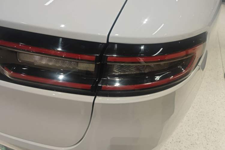 Used Hima AITO M5 2023 Extended-Range Four-Wheel Drive Intelligent Driving Version
