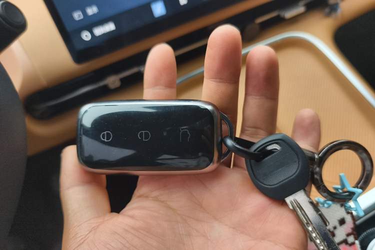 Used Geely Galaxy Xingjian 7 EM-i 2025 120km Launch+ Version Vehicle Key