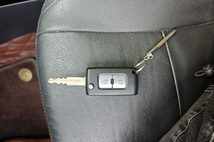 Used Mitsubishi Pajero 2019 3.0L Automatic Prestige Edition Vehicle Key