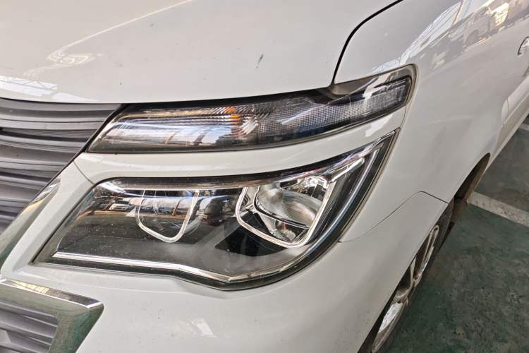 Used FORTHING Lingzhi M5 2022 Standard Version Base Model 7 Seats