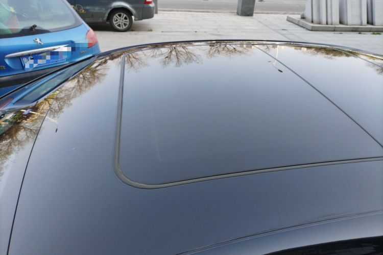 Used Hongqi H5 2024 2.0T Automatic Smart Connect Flagship Edition Roof