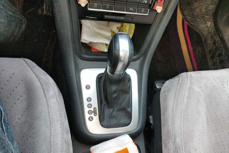 Used Volkswagen Sharan 2016 380TSI Comfort Edition 7-Seater Gear Lever