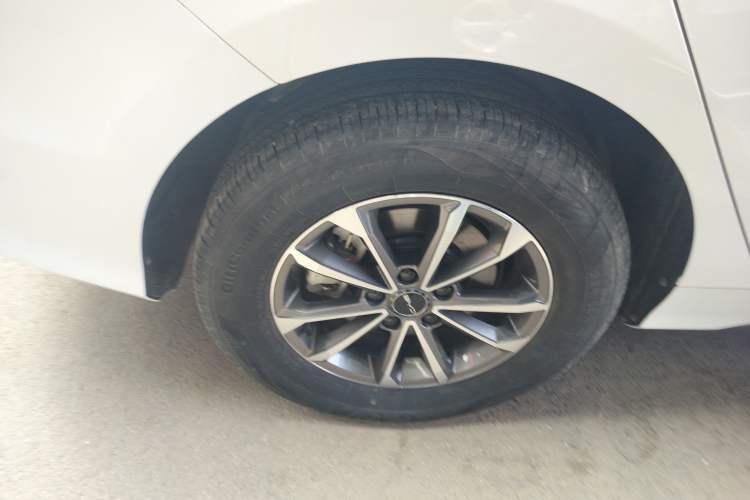 Used BYD Destroyer 05 2024 HONOR Edition DM-i 55KM Luxury Model Right Rear Wheel Hub