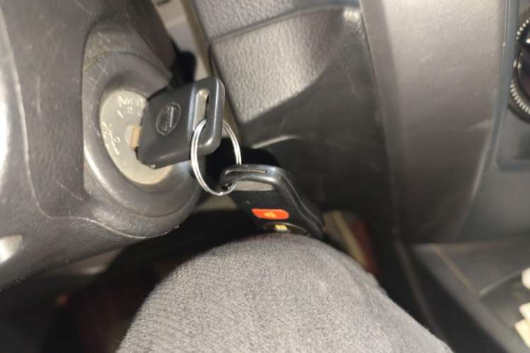 Used Nissan Livina 2010 JINRUI Edition 1.6L Automatic Standard Model Vehicle Key