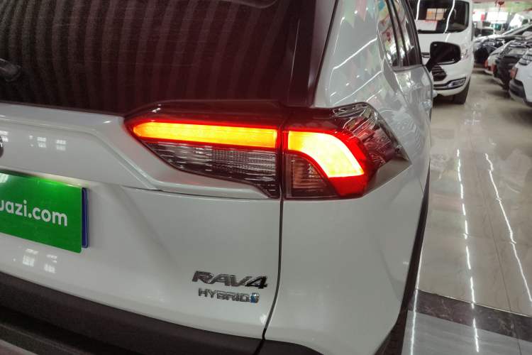 Used Toyota RAV4 2024 Dual-Motor 2.5L E-CVT Two-Wheel Drive Elite Plus Edition
