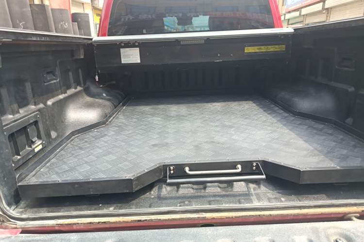 Used JMC DaDao 2024 Explorer 2.3T Diesel Automatic 4x4 Extreme Edition Trunk