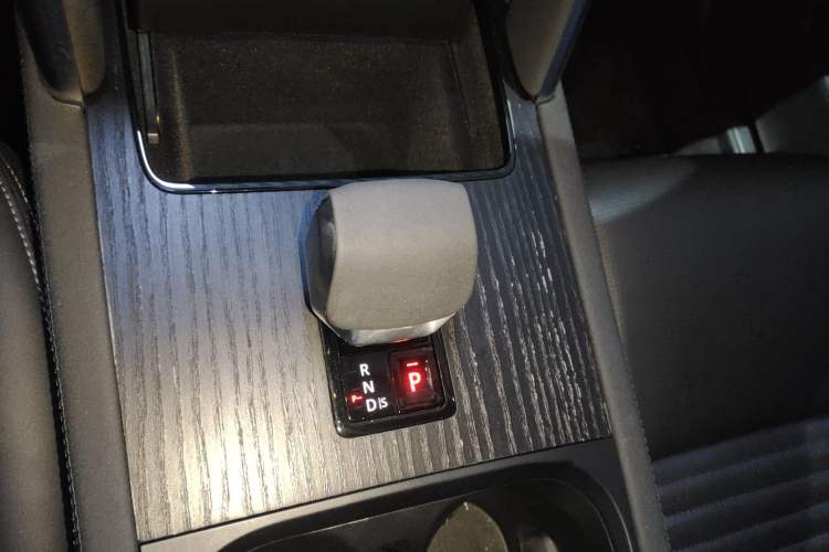 Used Land Rover Discovery Sport 2024 Luxury Custom Edition
