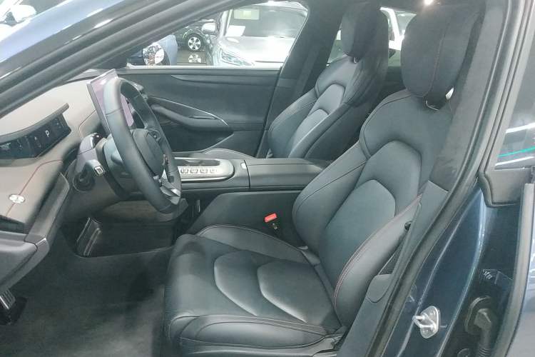 Used Xiaomi Auto SU7 2024 Four-Wheel Drive Ultra-Long Range Advanced Intelligent Driving Max Edition Left Front Seat