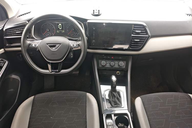 Used Jetta VS7 2023 280TSI Automatic Trend Edition Center Console