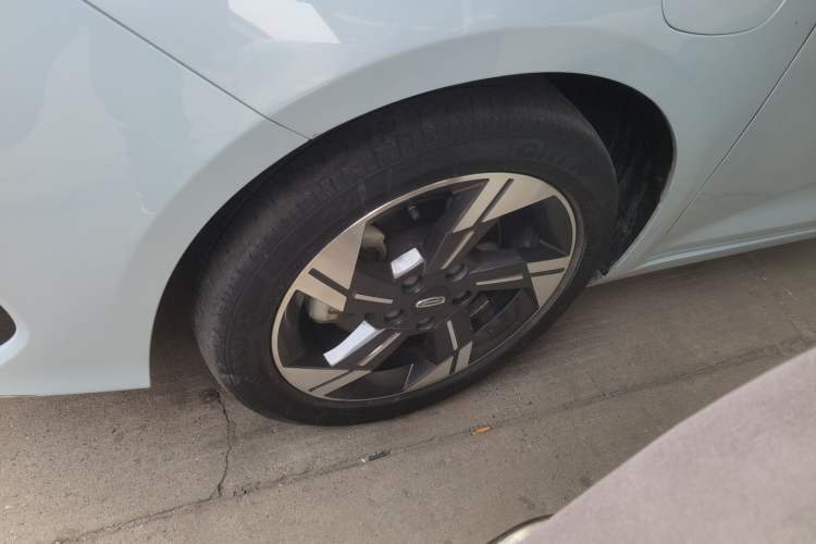 Used Geely Auto Emgrand L HiP 2022 1.5TD-DHT Pro 100KM Super Rui Left Front Wheel Hub