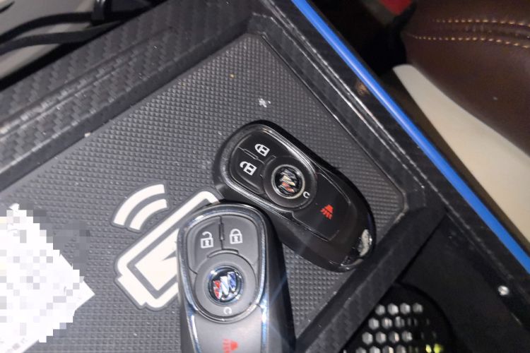 Used Buick GL8 2021 Land Cruiser Executive Class 652T Comfort Model
