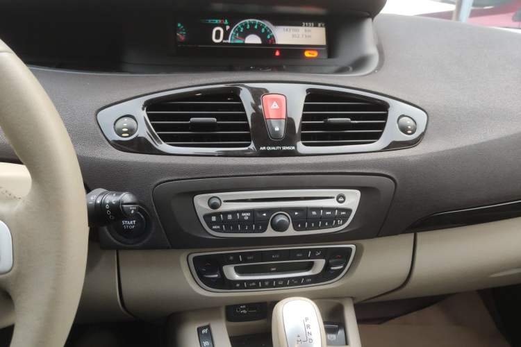 Used Renault Scenic Classic 2011 2.0 Comfort Edition with Scenic Design