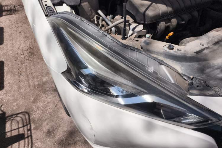 Used Nissan Lannia 2016 1.6L CVT Smart Cool Edition Right Front Headlight