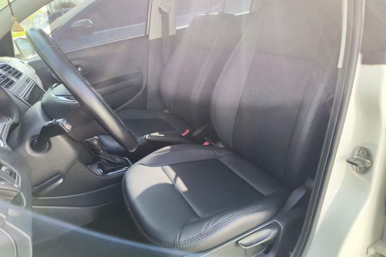 Used Volkswagen Polo 2016 1.6L Automatic Comfort Model