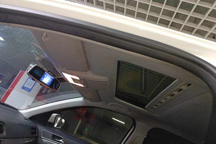 Used Volkswagen Lavida 2017 1.6L Automatic Comfort Edition Headliner