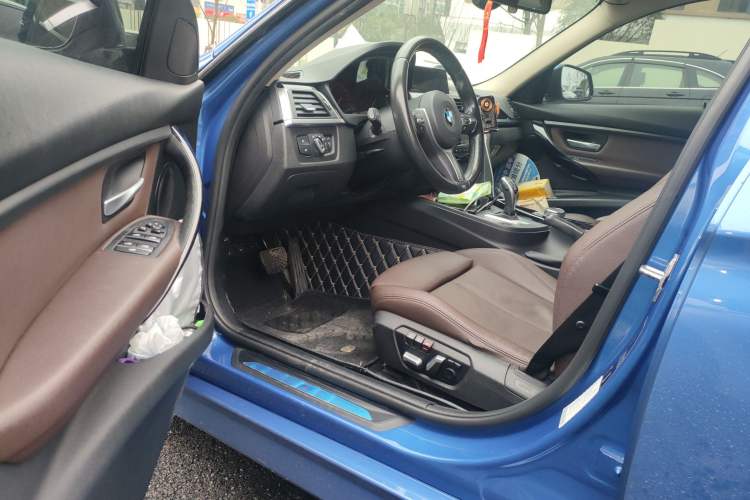 Used BMW 3 Series 2018 320Li Leading Model M Sport Package
