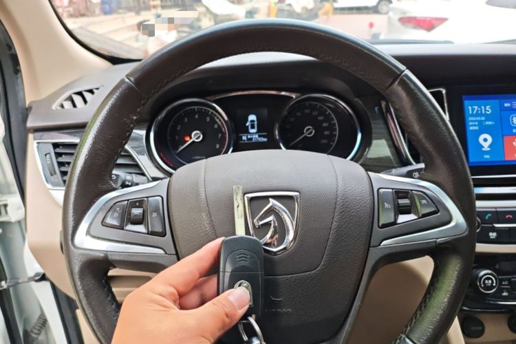 Used Baojun 730 2016 1.8L iAMT Luxury Model 7 Seats Vehicle Key