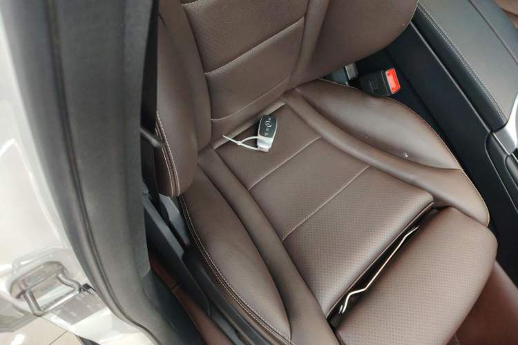 Used Mercedes-Benz GLC 2022 Facelifted GLC 260 L 4MATIC Dynamic Edition Right Front Seat