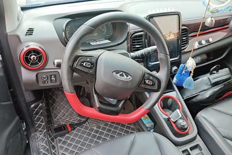 Used Chery QQ Little Ant 2022 Sweet Pink Edition Half-Sugar Version Lithium Iron Phosphate 29.2 kWh 30 kW 301 km