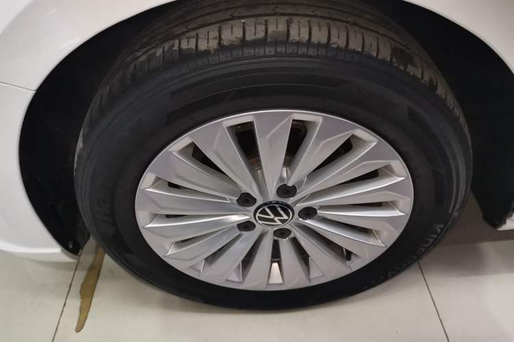 Used Volkswagen Lavida 2021 1.5L Automatic Comfort Edition Left Front Wheel Hub