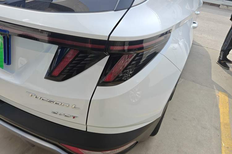 Used Hyundai Tucson 2023 Tucson L 1.5T Automatic Two-Wheel Drive GLX Elite Edition Right Rear Taillight