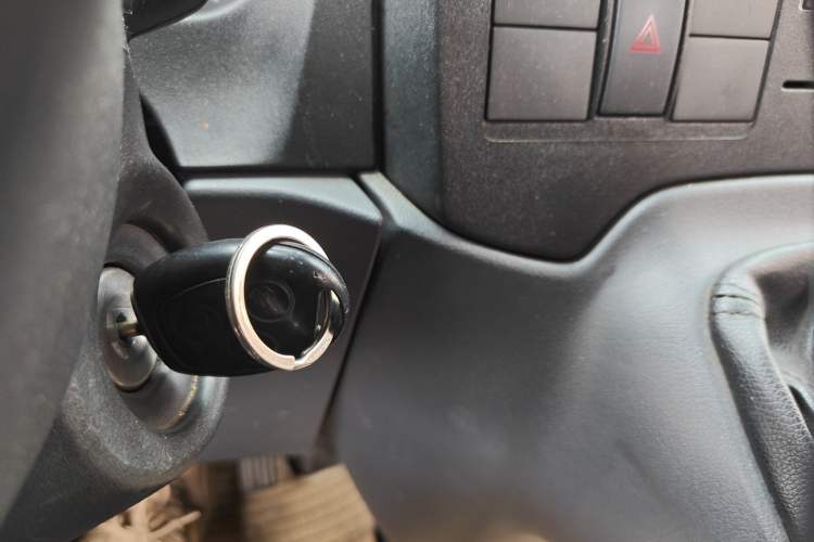 Used Ford Transit Custom 2015 2.4T Long-Wheelbase 7-Seater Mid-Height Multi-Purpose Vehicle
